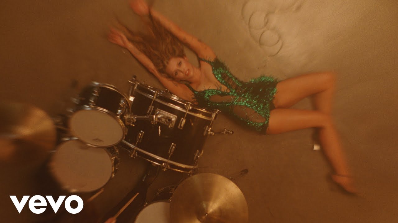 Miley Cyrus - End of the World